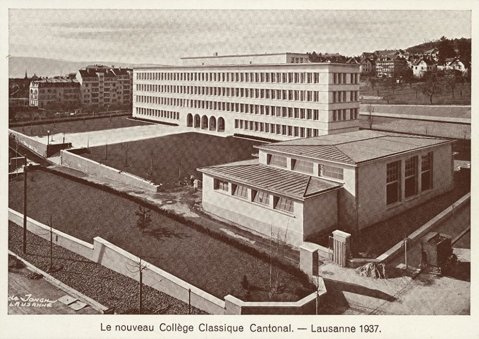 © Gaston de Jongh, Vue du nouveau Collège classique cantonal fraichement construit, carte postale, 1937, Coll. Musée Historique Lausanne, © Collections Photo Elysée, Fonds de Jongh. Crédits: Atelier de numérisation Ville de Lausanne