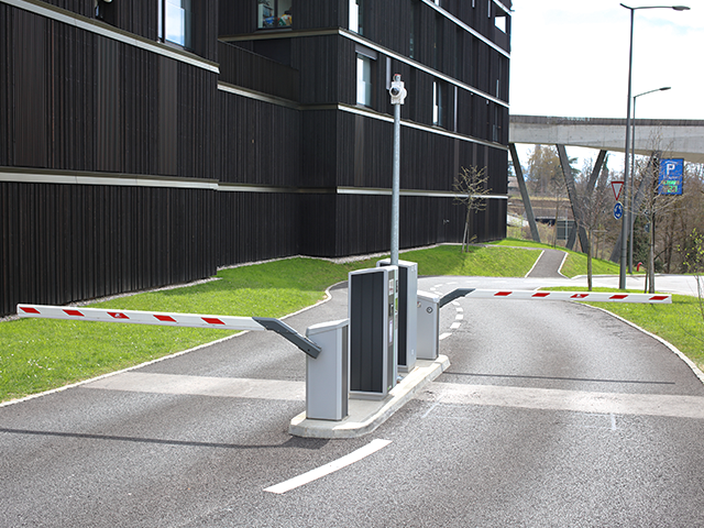 &copy; Cédric Henny