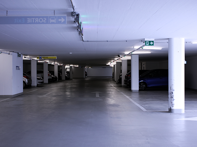 &copy; Cédric Henny