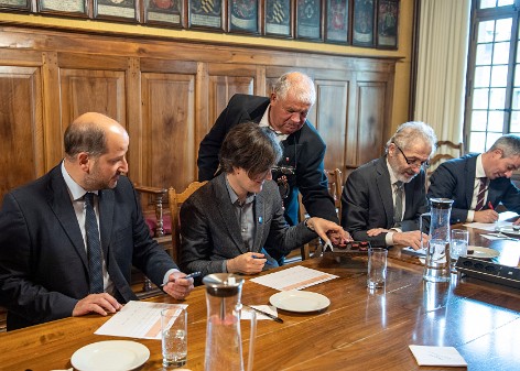 La Municipalité selectionne le futur chocolat officiel de la Ville de Lausanne.  Choix parmi les trois chocolats retenus, du chocolat officiel de la Ville, par la Municipalité. Salle des Commissions,…