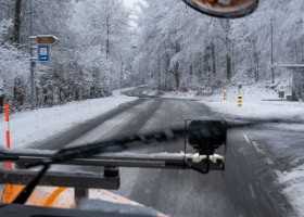 routes_deneigement_neige_camion-6 Reportage au Service de la mobilité, avec l'équipe responsable du déneigement (transport poids-lourd) avec Bernard Taverney (adjoint) et Eric Emery(chauffeur)