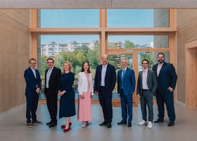 Municipalité 2026-2031 Photos officielles de la Municipalité 2026-2031, réalisées à la Maison de la Louve dans le quartier des Plaines-du-Loup, le 13 août 2026. Ici: de gauche à...