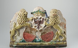15560_16620_catelle_poele_armoiries_mhl Catelle de couronnement présentant les armes de la Ville de Lausanne, «ville impériale», tenues par deux lions et surmontées d'une couronne, 1550-1620.