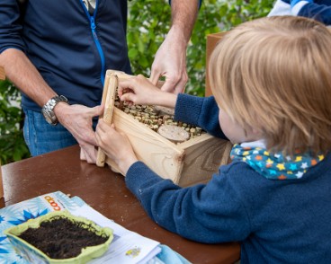 fete_nature_ville_grancy-6 Fête de la Nature sur le Boulevard de Grancy. Vente de Plantons, ateliers hôtels à insectes, associations et plantages participatifs dans le quartier