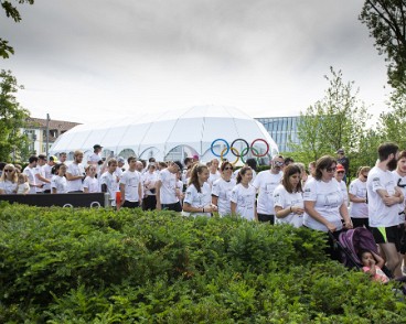 Maison Olympique inauguration La très longue file de participant-e-s – plus de 2000 ! – à la course pédestre «Lausanne Capitale Olympique» édition spéciale et 7e du nom.