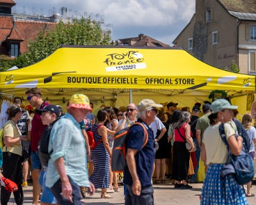 Tour de France Femmes Zwift 2026 Tour de France Femmes avec Zwift - Ferveur populaire et émotion pour le Grand Départ Suisse. Lausanne a vécu un samedi historique et chargé d'émotion ce 1er...