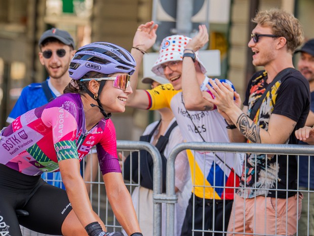 Tour de France Femmes avec Zwift 2026 Le 1er août 2026, 147 coureuses cyclistes ont parcouru Lausanne à l'occasion du tout premier Tour de France Femmes avec...