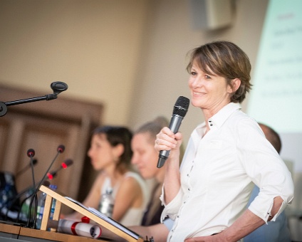 DEF - BLI À la modération de la table ronde : Madeleine Von Holzen, rédactrice en chef du journal Le Temps