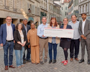 1_Prix DEF_00818 Bashkim Iseni (délégué à l’intégration), Maria del Pilar Garcia Obaya (La Riviera), Sinclair Bendo et Perpétue Nshimirimana (CLI), Stéphane et Nathalie Porchet...