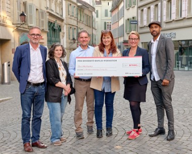 2_Prix DEF_00829 Bashkim Iseni (délégué à l’intégration), Maria del Pilar Garcia Obaya (La Riviera), Stéphane et Nathalie Porchet (La Riviera), Émilie Moeschler (conseillère...