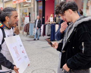 15-Témoignages_Place du 14 juin_10 Film et témoignages - Les frontières invisibles Par l’Association Intercultures et la Maison de Quartier des Faverges