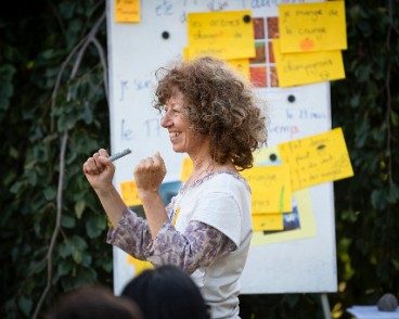 Cours de français à Vidy plage Lausanne, le 29 juillet 2025. Cours de français à Vidy-plage organisé par le BLI.