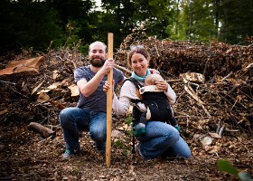 Un arbre, un enfant, édtion 2018 Un arbre, un enfant, édition 2018. Les parents des enfants nés à Lausanne en 2017 ont planté 1637 arbres le 6 octobre 2018 sur cette parcelle.