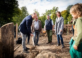 Un arbre, un enfant, édtion 2018 Un arbre, un enfant, édition 2018. Les parents des enfants nés à Lausanne en 2017 ont planté 1637 arbres le 6 octobre 2018 sur cette parcelle.