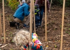 Un arbre, un enfant: édition 2025 au Chalet-à-Gobet  © VDL : 1 arbre 1 enfant, 1a1e, 1arbre1enfant, LEA, SPADOM, arbre, arbuste, bois, bucheron, bûcheron, chalet-à-gobet, enfant, famille, forêt, jorat, nature, plantage, planter, un arbre un enfant