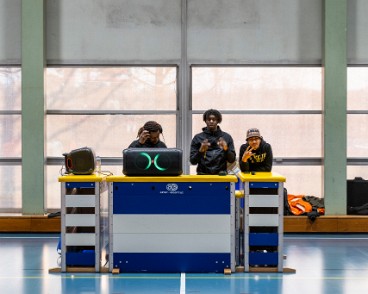 PML-tournoi-foot-PML-LNA-mars-2025-DIA-2105 Tournoi de football en salle entre le Lausanne Nord Academy et la Police de Lausanne sous forme de tournoi brésilien mixte. Six équipes composées de juniors C,...