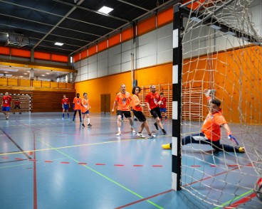 PML-tournoi-foot-PML-LNA-mars-2025-DIA-3473 Tournoi de football en salle entre le Lausanne Nord Academy et la Police de Lausanne sous forme de tournoi brésilien mixte. Six équipes composées de juniors C,...