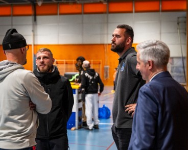 PML-tournoi-foot-PML-LNA-mars-2025-DIA-3482 Tournoi de football en salle entre le Lausanne Nord Academy et la Police de Lausanne sous forme de tournoi brésilien mixte. Six équipes composées de juniors C,...