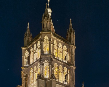 13-Cathédrale-Tour du beffroi, gradient des teintes de lumière beffroi, ©Rémy Gindroz