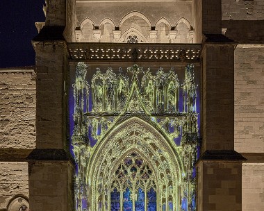 15-Cathédrale-Vidéoprojection festive sur le portail Monfalcon, ©Rémy Gindroz