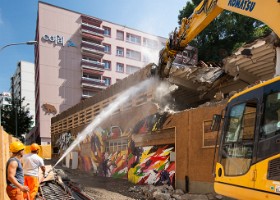 Démolition de l'Esapce Saint-Martin Travaux de démolition, de terrassement du terrain et de soutènement: une phase préparatoire pour permettre la nouvelle construction.