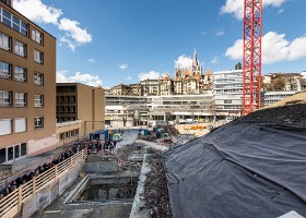 Saint-Martin première pierre 10-18 Visite du chantier Saint-Martin 10-18. En bas à gauche, un système de récupération de chaleur à partir des eaux usées particulièrement ingénieux nommé Feka. Il...