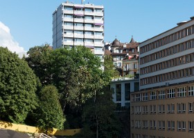 1 St-M_aout-18 Travaux de terrassement du terrain et de soutènement: une phase préparatoire pour permettre la nouvelle construction. Août 2018.