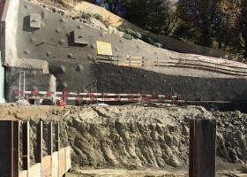 2 St-M_oct18 Travaux de terrassement du terrain et de soutènement: une phase préparatoire pour permettre la nouvelle construction. Octobre 2018.