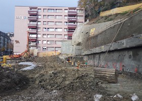 4 St-M_nov 18-1 Travaux de terrassement du terrain et de soutènement: une phase préparatoire pour permettre la nouvelle construction. Novembre 2018.